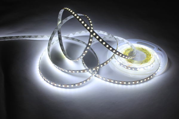 Светодиодная лента SMD 2835 120led/m 12V IP33 White фото 1