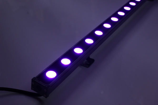 G-DQ318-CZ1-RGB 100СМ RGB LED фасад прожектор, 12V, 18W фото 2