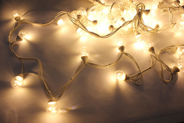 LED-2BLR-2835-20CM-10M-240V-WW/WH Гирлянда Белт-лайт 10м, IP65, 50 белых теплых ламп/белый провод фото 2
