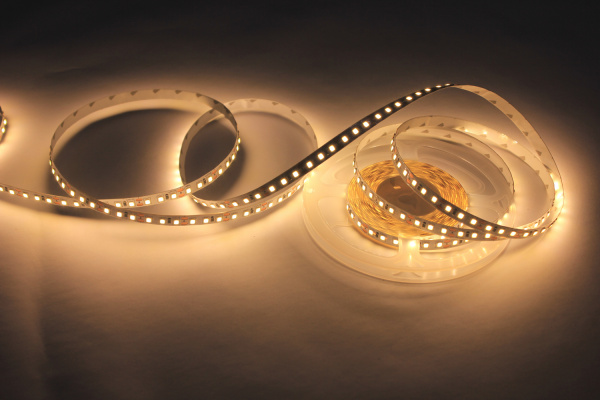 Светодиодная лента SMD 2835 120led/m 12V IP33 Warm White фото 1